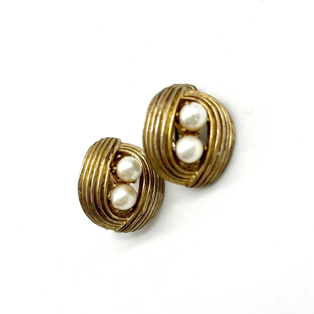 Vintage Gold Tone Faux Pearl Clip On Earrings Elegant Classic Jewelry